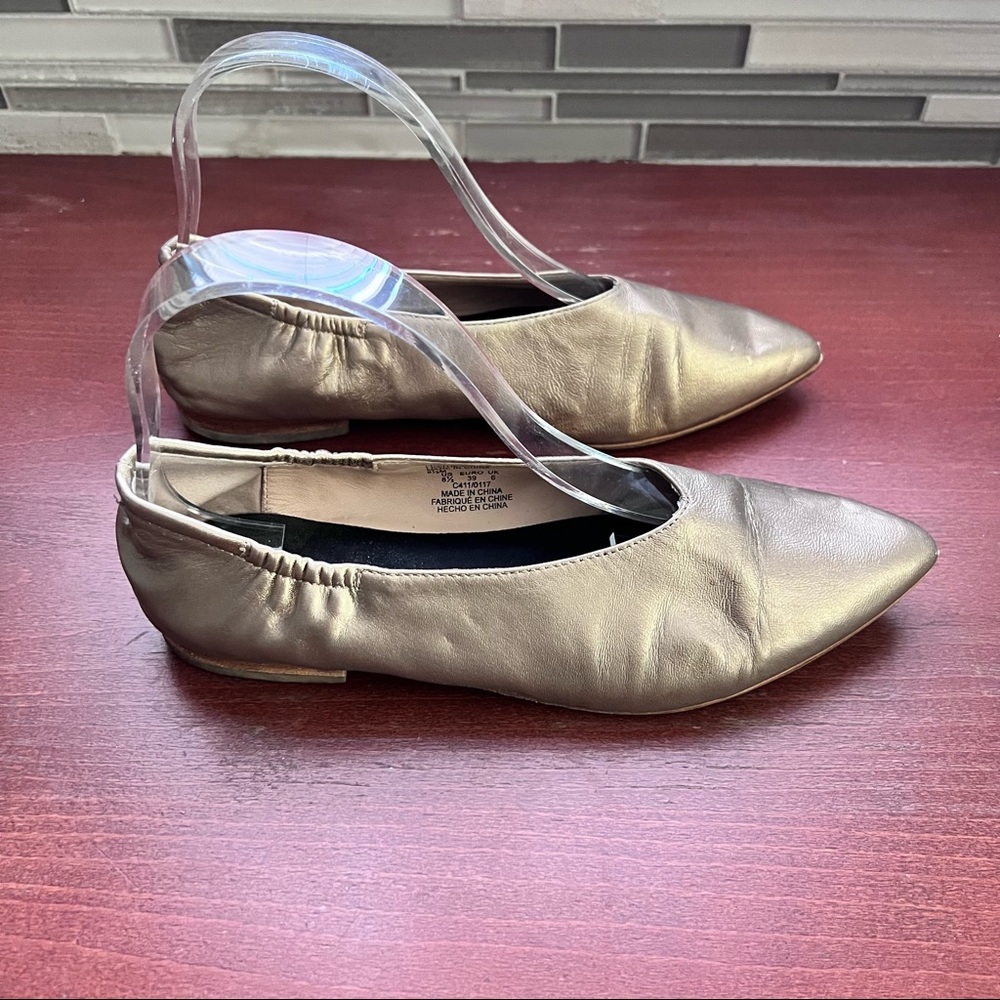 PLV Women’s Golden flat shoe Size 8.5M leather upper and lining